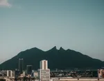 El Cerro de la Silla al atardecer, sobre Monterrey